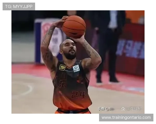 沃克比赛稳定性持续提升,防守表现稳健