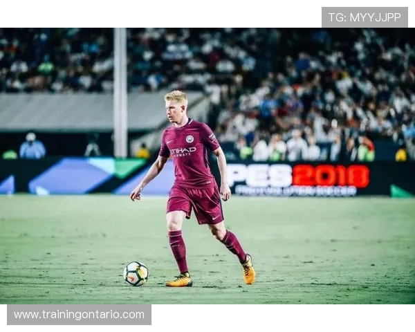 德布劳内与齐达内控场能力对比：传球视野与节奏掌控差异分析