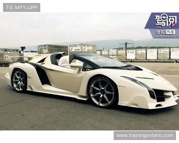 泰格伍兹车库里那几辆跑车，我都分不清哪台比大房子还贵了！